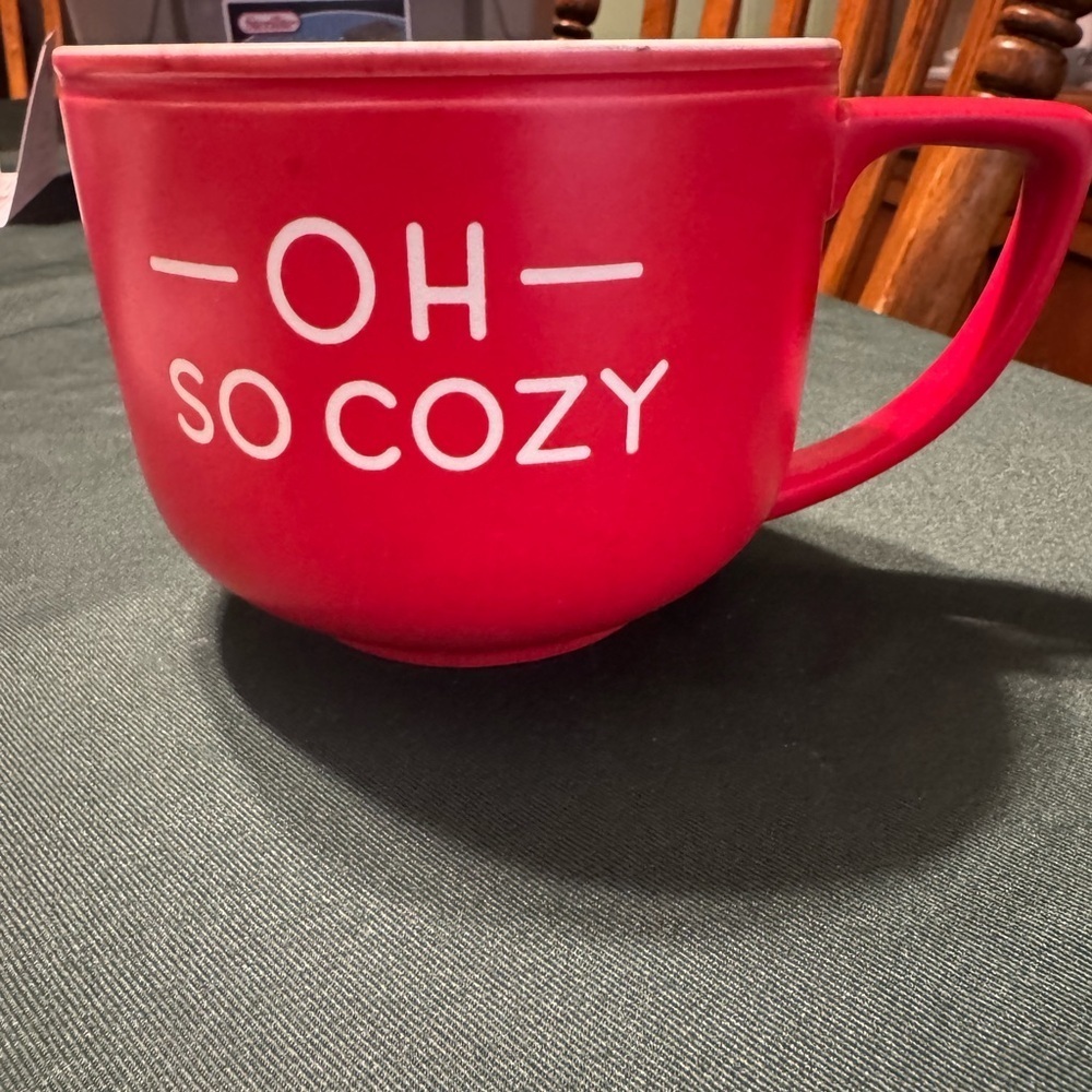 Hallmark: OH SO COZY Coffee Mug Red/White EUC